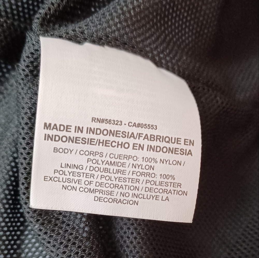 Nike wind breaker Black Large Unisex. Mesh lining. - Picture 7 of 9